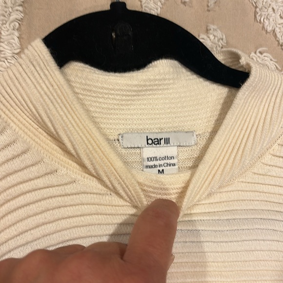 Super cute sweater!! - Picture 2 of 4